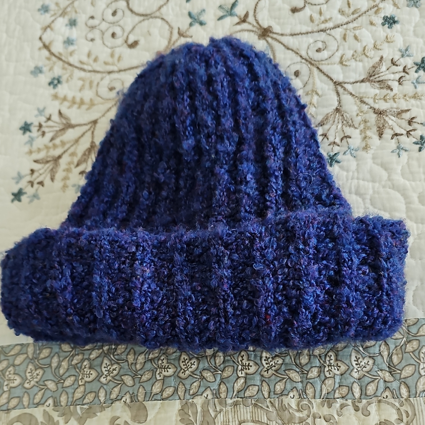 English Village Vintage Acrylic Beanie Hat